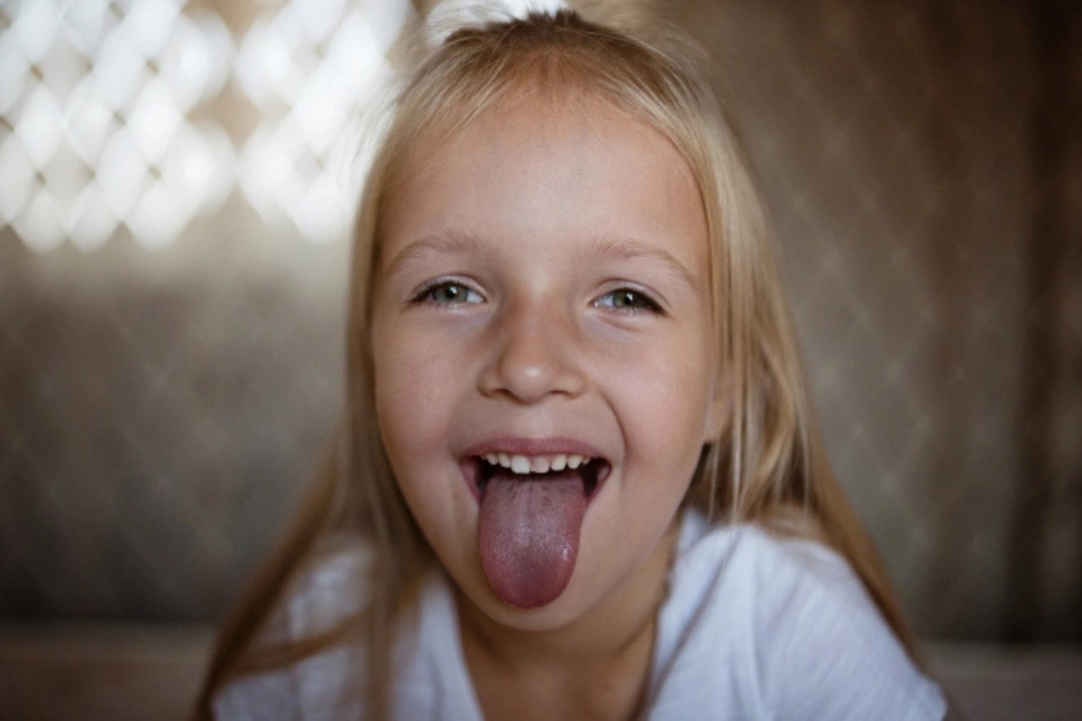 10 Causes of Black Spots on Tongue: When Should You Worry?